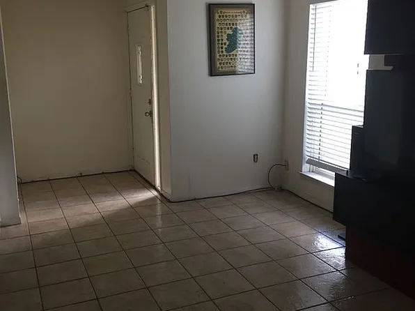 8754 Wilcrest Dr, Houston, TX 77099