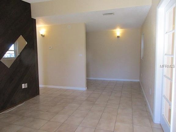 4th image of 21544 Kenyon Ave