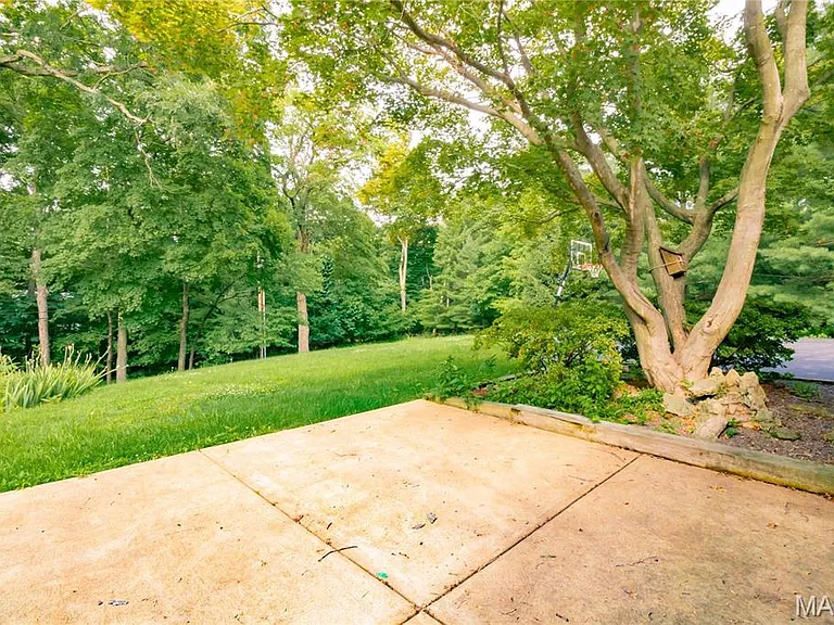 395 Statesman Ct — Photo 33
