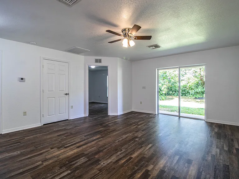 1600 E Hooker St — Photo 11