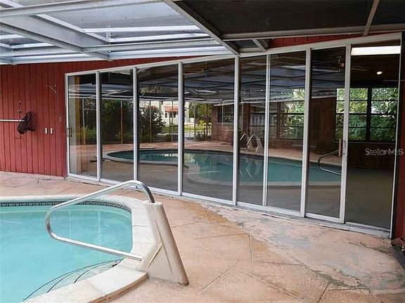 3rd image of 1005 E Hibiscus Dr