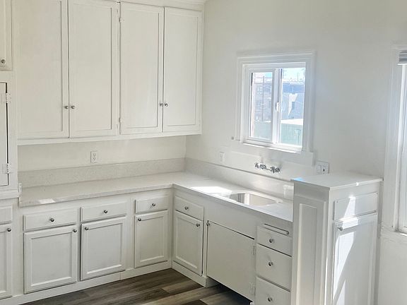3rd image of 138 N Soto St APT 202