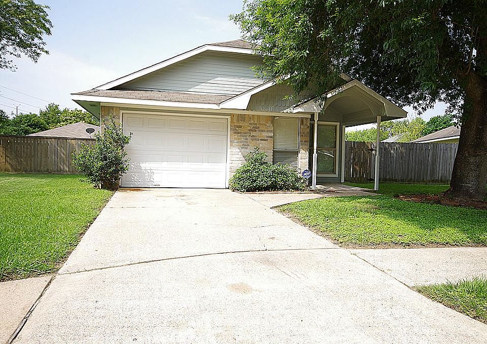 2nd image of 13611 Carsa Ln