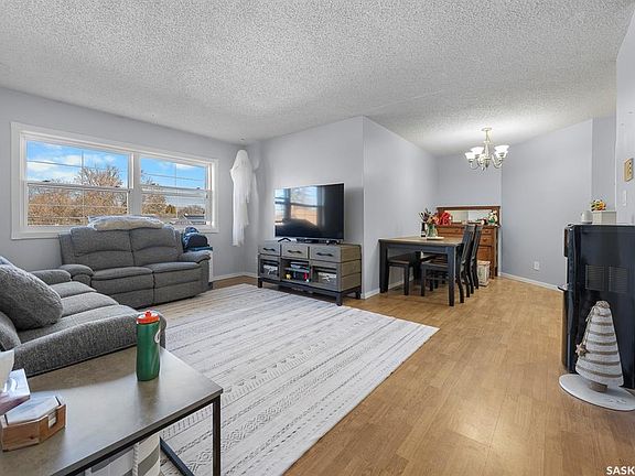 5th image of 4008 DEWDNEY AVENUE