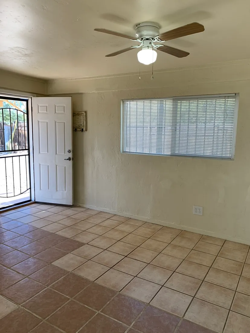 2230 N Ralph Ave — Photo 4