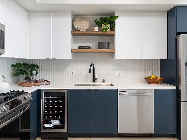 The Charlie Mar Vista apartments community photo
