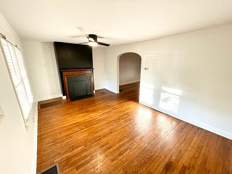 1184 Sidney St — Photo 2