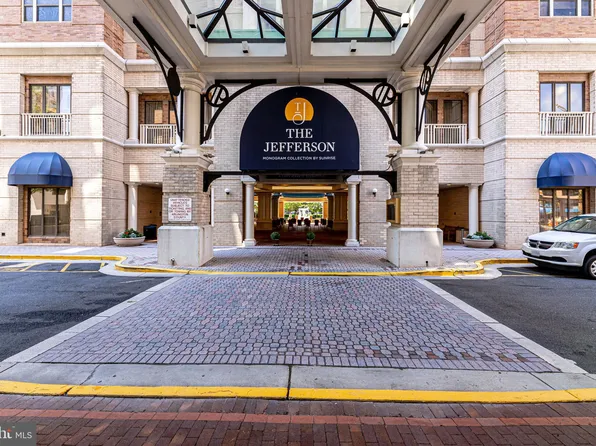 900 N Taylor St APT 905-907, Arlington, VA 22203