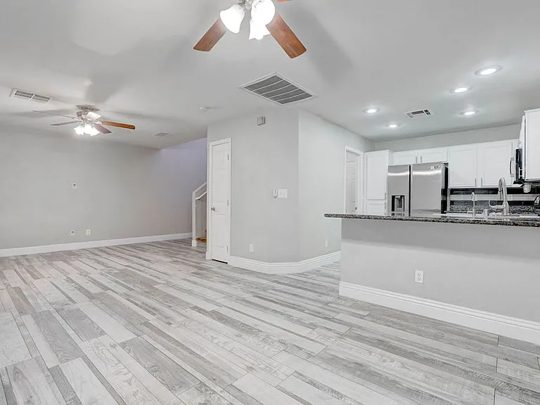 6469 Abbey Door Ct — Photo 20