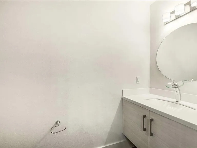 1101 Grove Blvd #608 — Photo 34