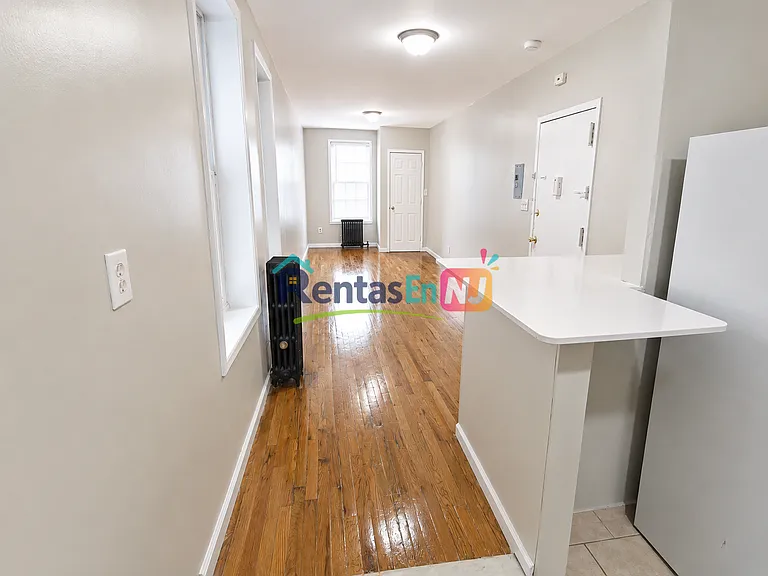 76 N 9th St #1A — Photo 4