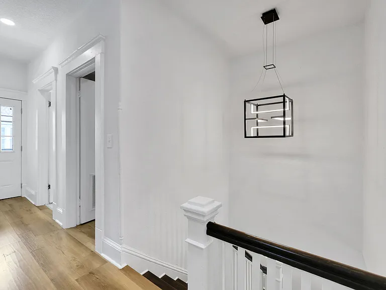 1407 Hubbard St — Photo 24