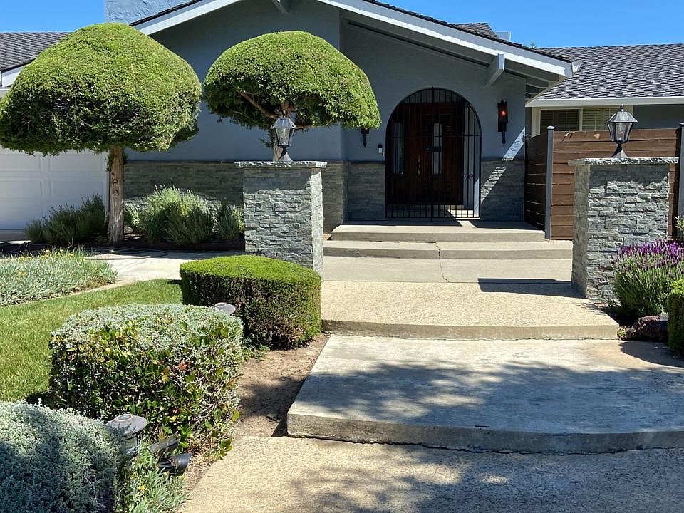 1st image of 20475 Chalet Ln