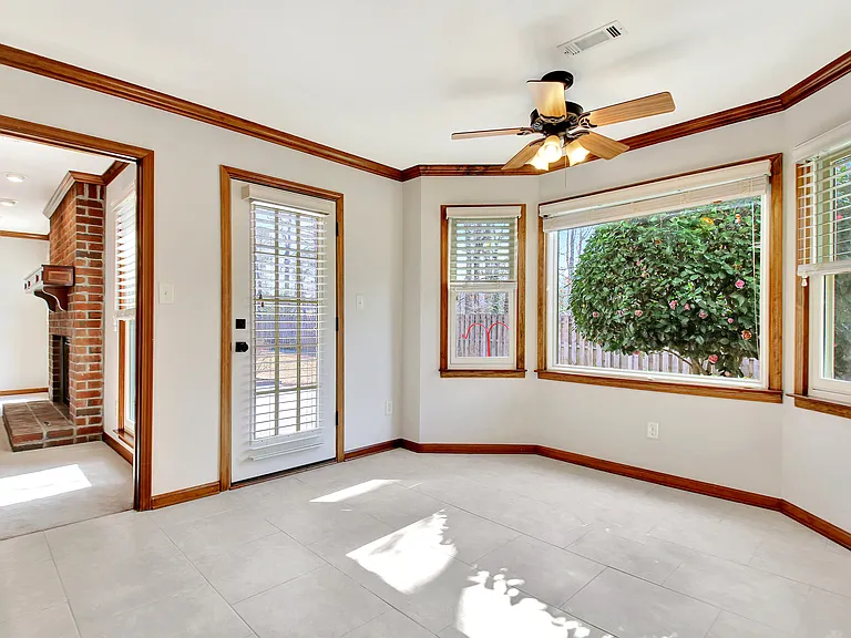 401 Tenterden Curv — Photo 41