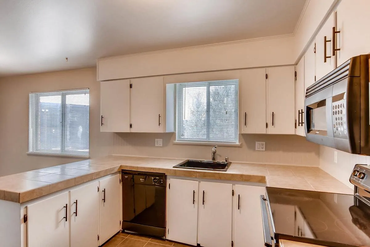 5250 Meade Street — Photo 2