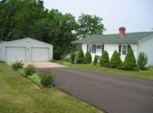 38 Hackney Rd, Ravenswood, WV 26164