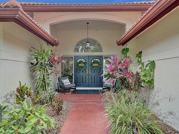 5th image of 10444 NW 48th Manor
