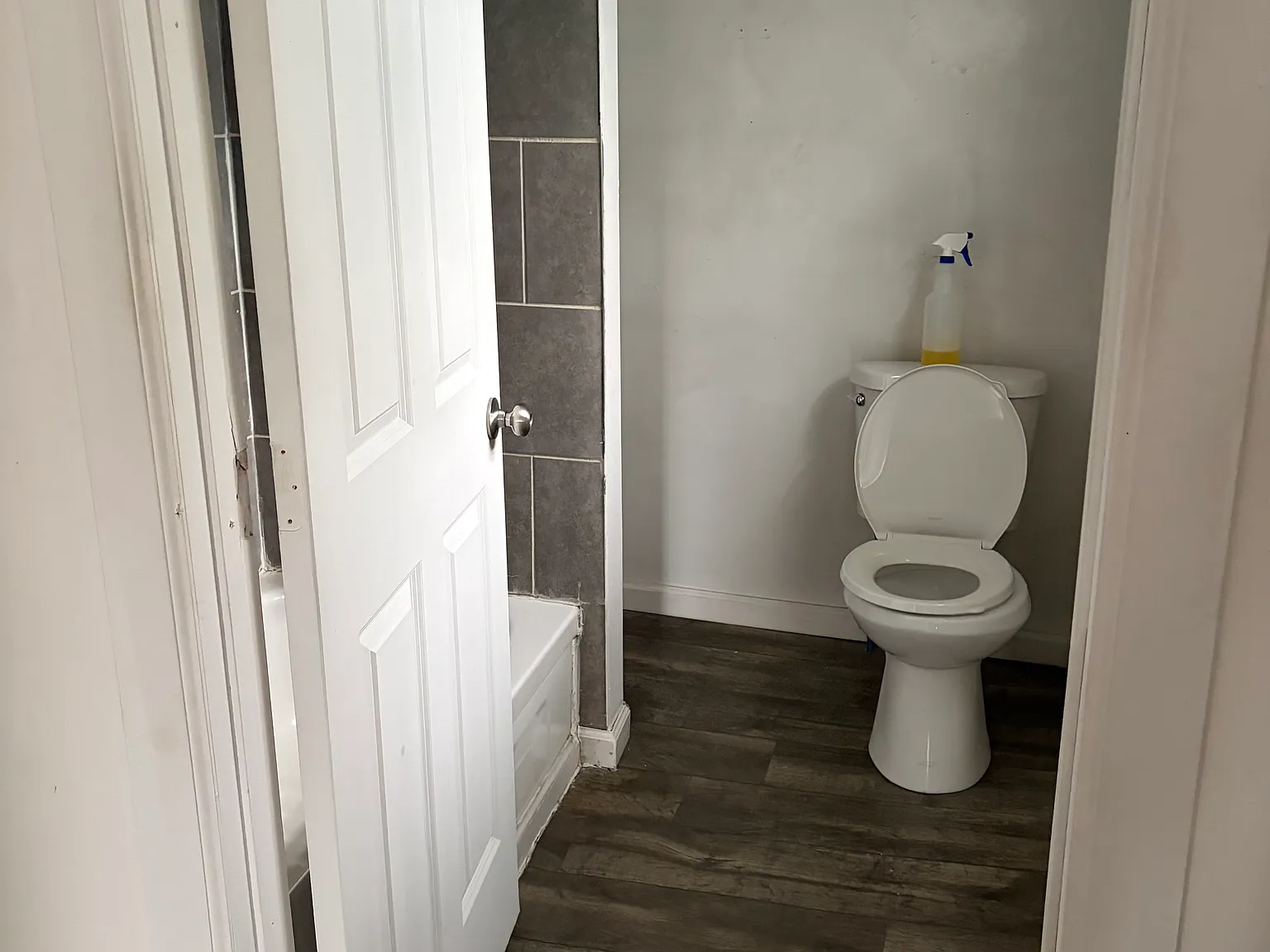 2 bed, $900 — Photo 2
