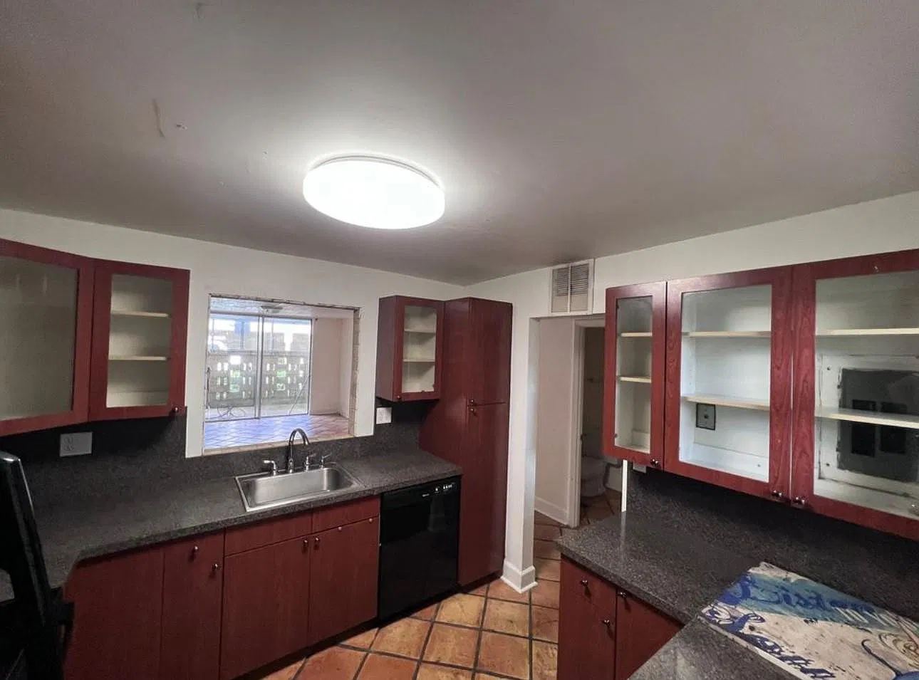 1 bed, 1.5 bath, 940 sqft, $1,600 — Photo 1