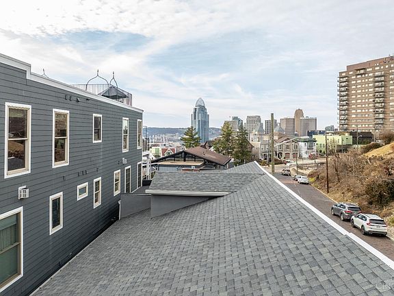 4th image of 1033 Saint Gregory St