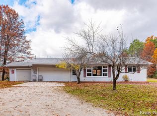 11026 W Sidney Rd, Gowen, MI 49326