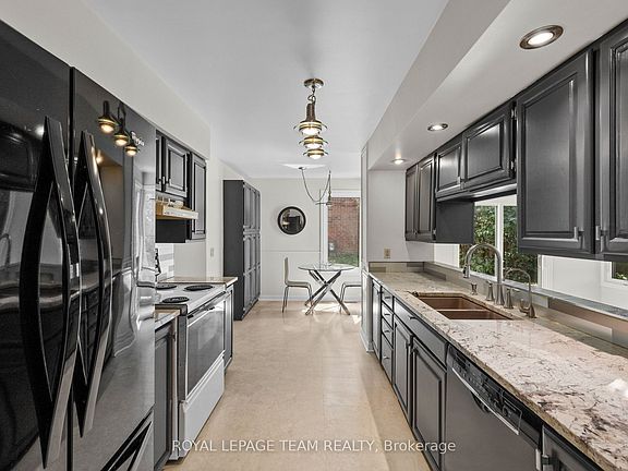 4th image of 59 Naismith Cres