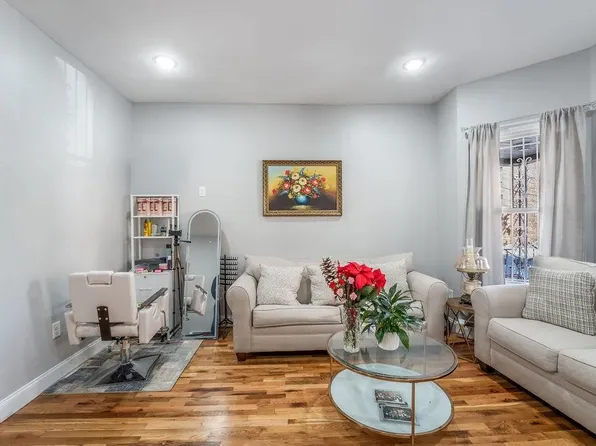 35 Lexington Avenue image 3 of 30