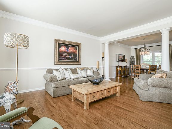 3rd image of 107 Norfolk Ct