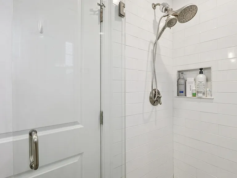 1048 Saratoga St #3 — Photo 9