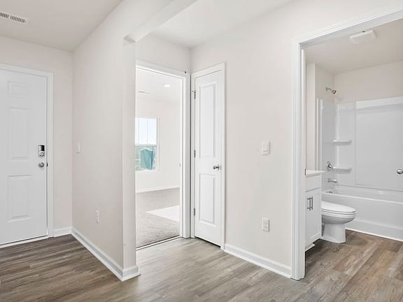 5th image of 407 Caprock Ct