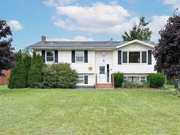 4 Abbey Dr, Charlottetown, PE C1A 8A3
