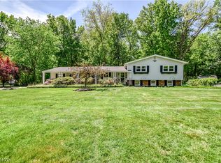 9412 Beaver Creek Dr, Mentor, OH 44060