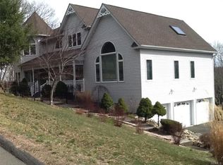 35 Woodfield Rd, Pomona, NY 10970