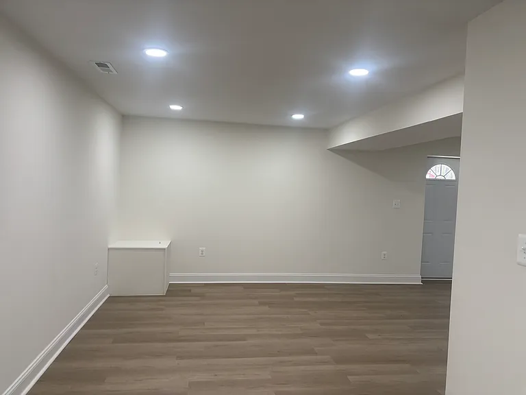 6409 63rd Pl — Photo 11