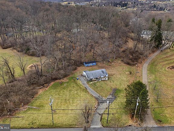 2nd image of 129 Locksley Rd