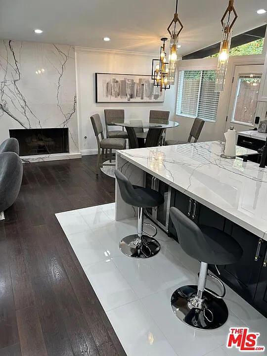 3 bed, 3.0 bath, 1479 sqft, $6,000 — Photo 4