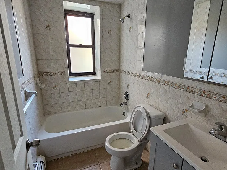 66 N 9th St #2E — Photo 4