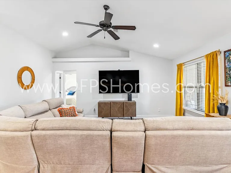 8170 Tavira St — Photo 9