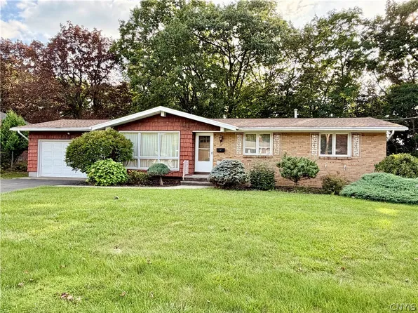 117 Huntshill Rd, Syracuse, NY 13209