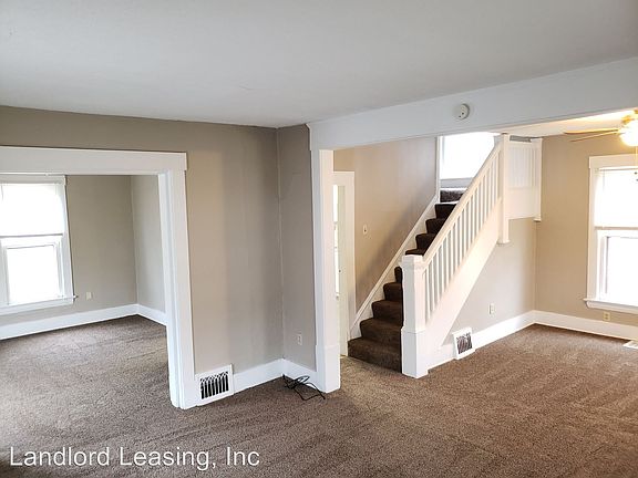 4th image of 202 W 27th St