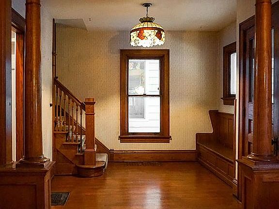 Great woodwork throughout