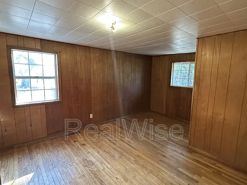 2 bed, 1.0 bath, $2,100 — Photo 3