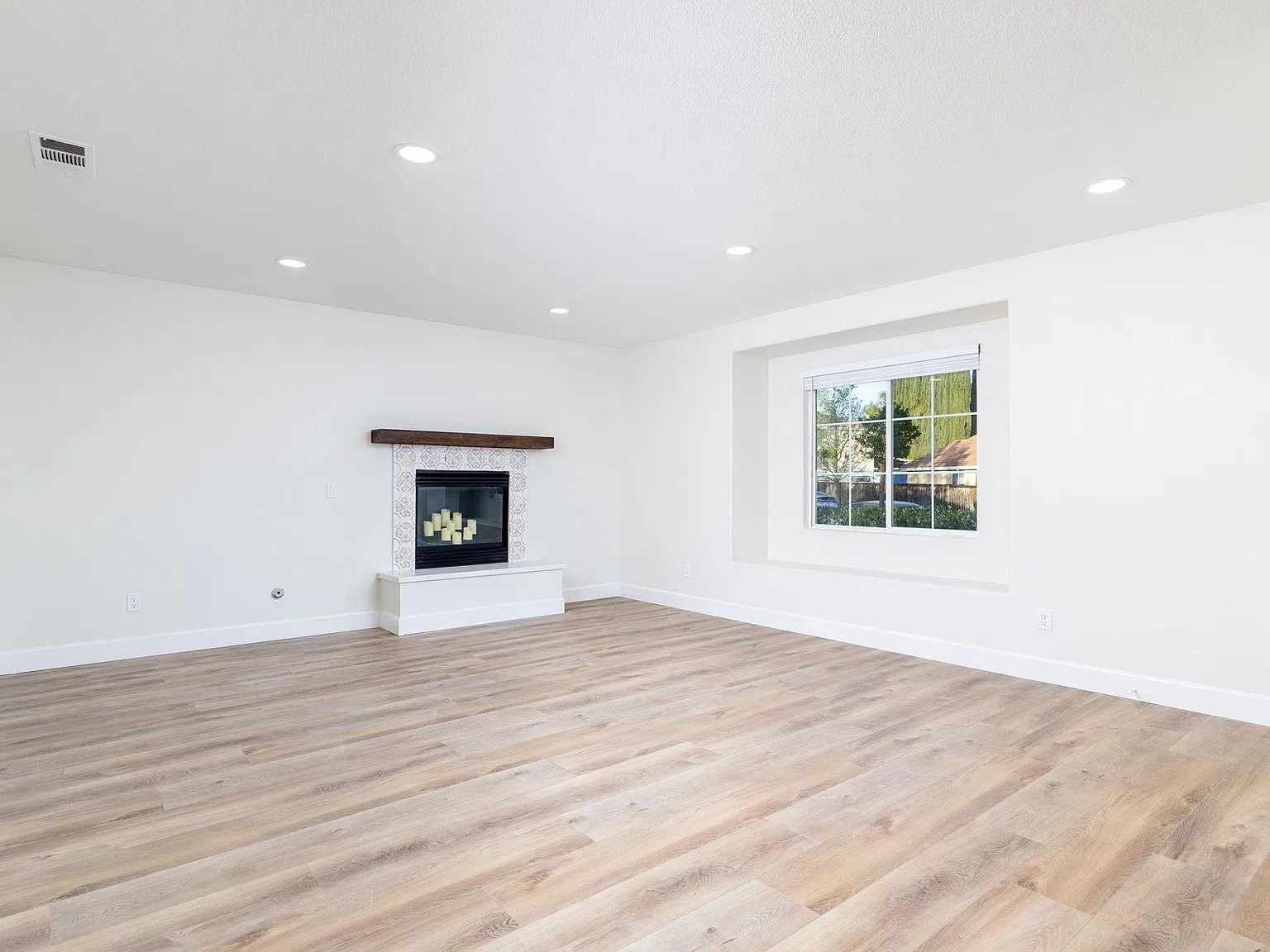 3 bed, 1746 sqft, $3,200 — Photo 4