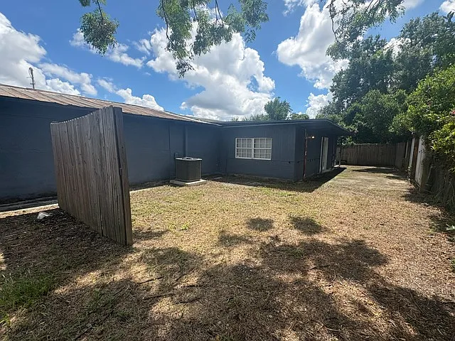 7 bed, 2529 sqft, $3,900 — Photo 3