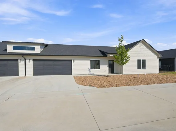 478 E Harper St, Valley Center, KS 67147