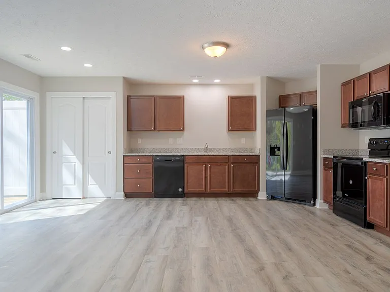 1330 Providence Blvd NW — Photo 7
