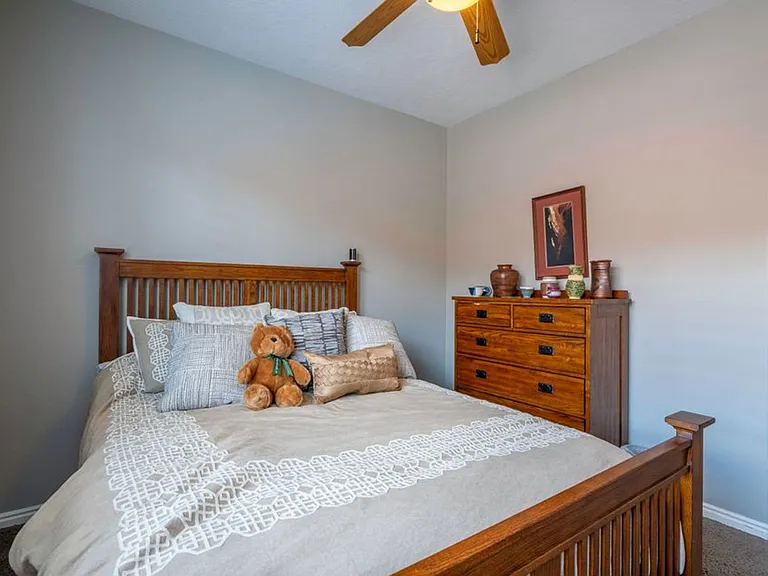 2329 N Prospector Ln — Photo 33