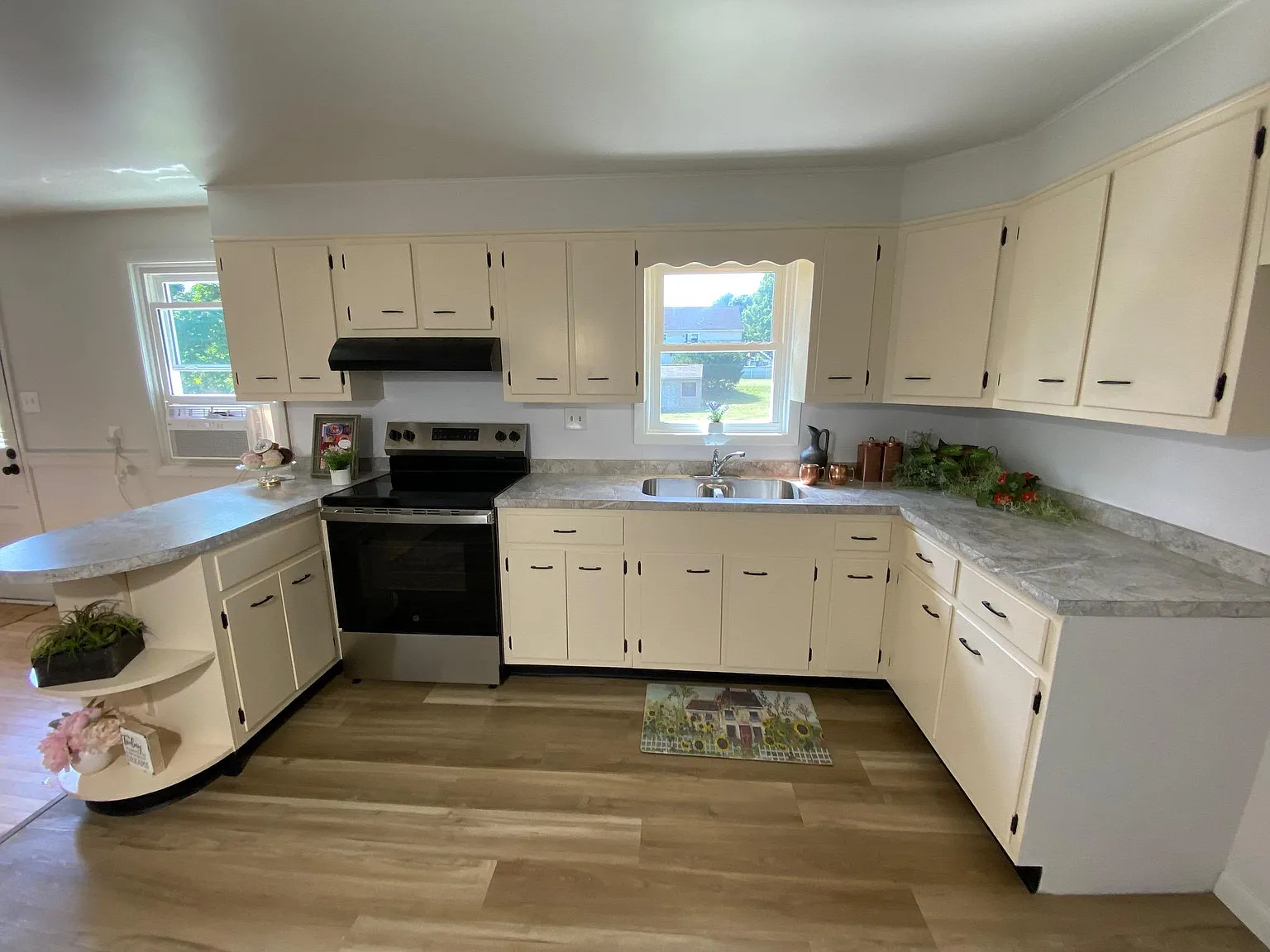 4 bed, 1412 sqft, $2,500 — Photo 4