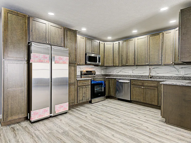 160 Shirley Blvd #B — Photo 1