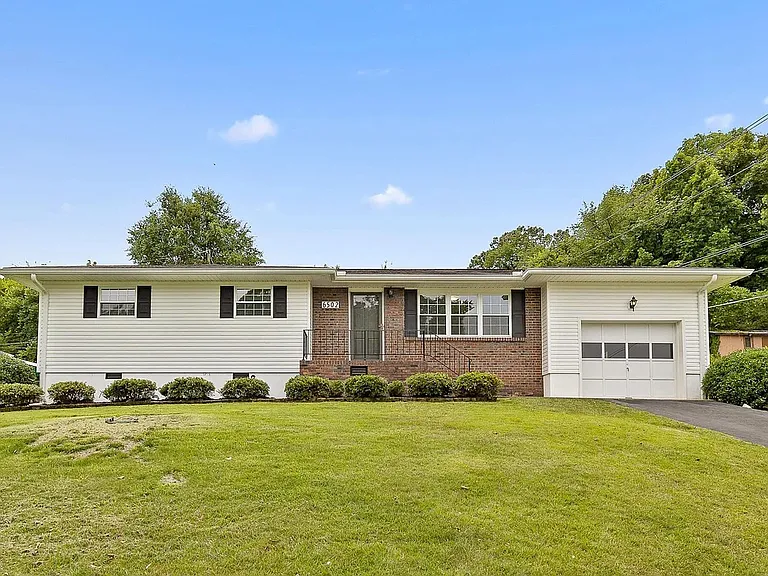 6502 Pine Manor Dr — Photo 1
